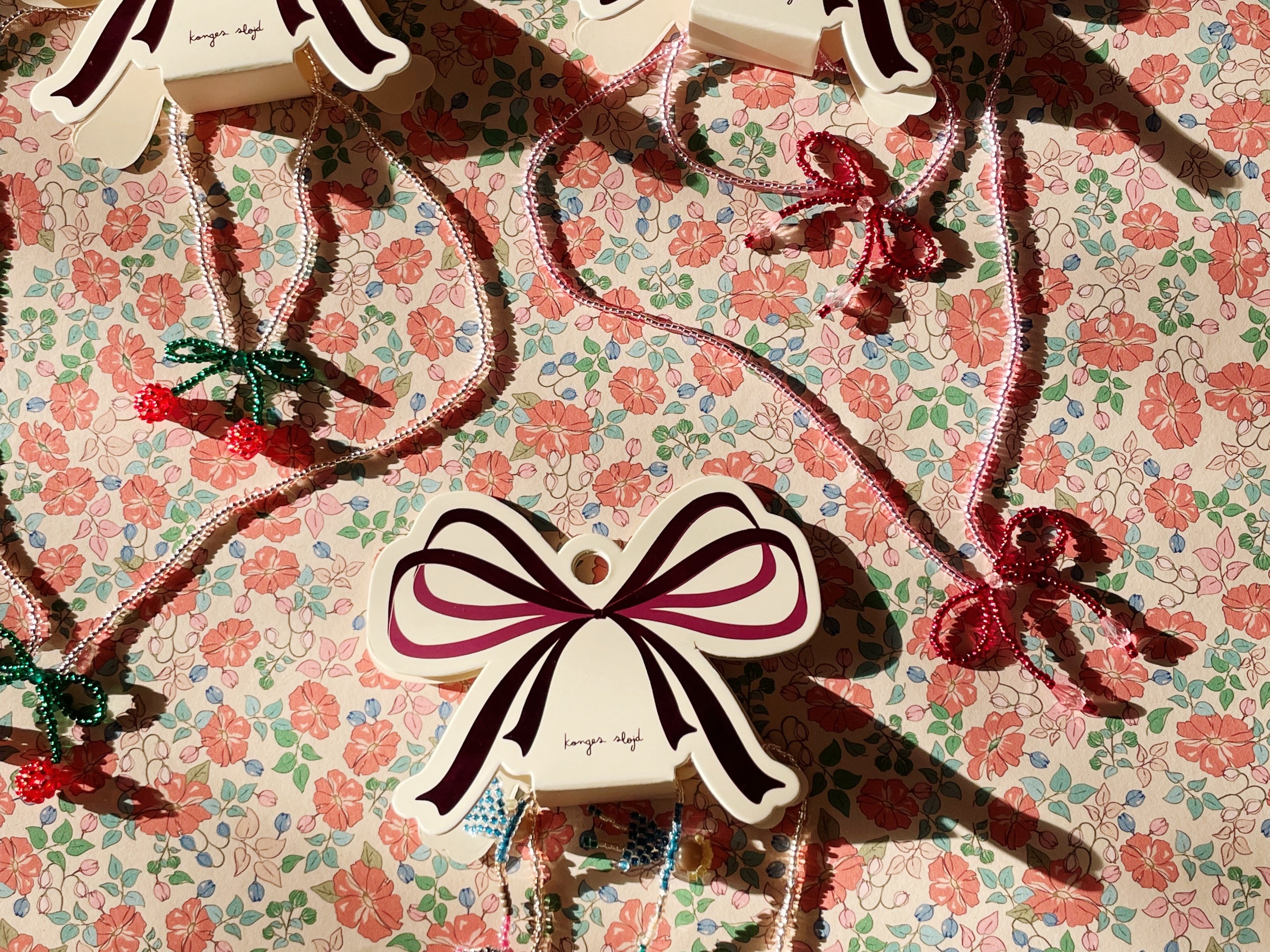 Konges Sløjd A/S Bijoux cherry