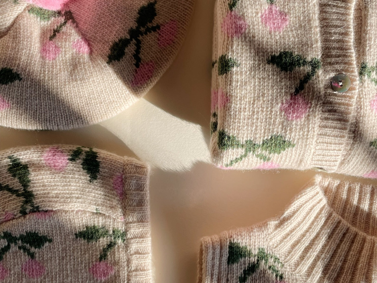 Konges Sløjd A/S Gilet pour le cou cherry