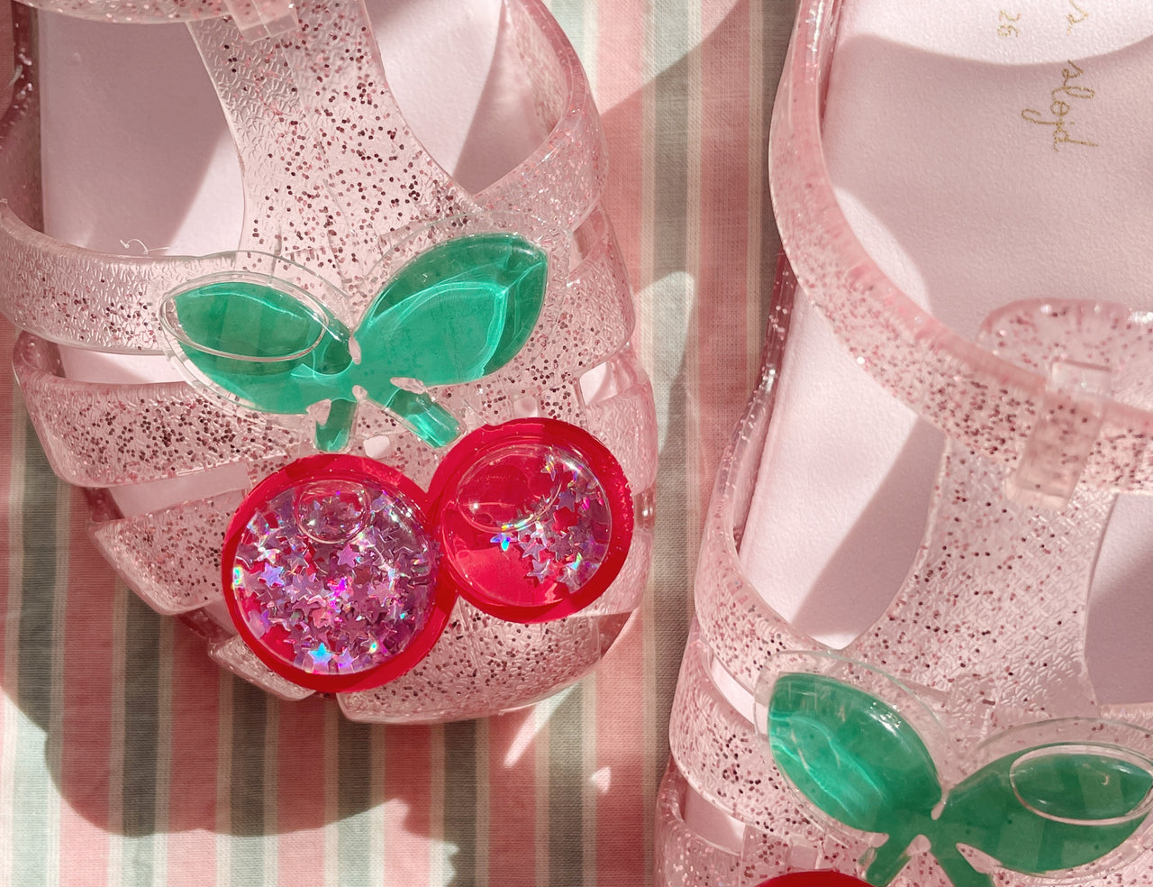 Konges Sløjd A/S SANDALS cherry