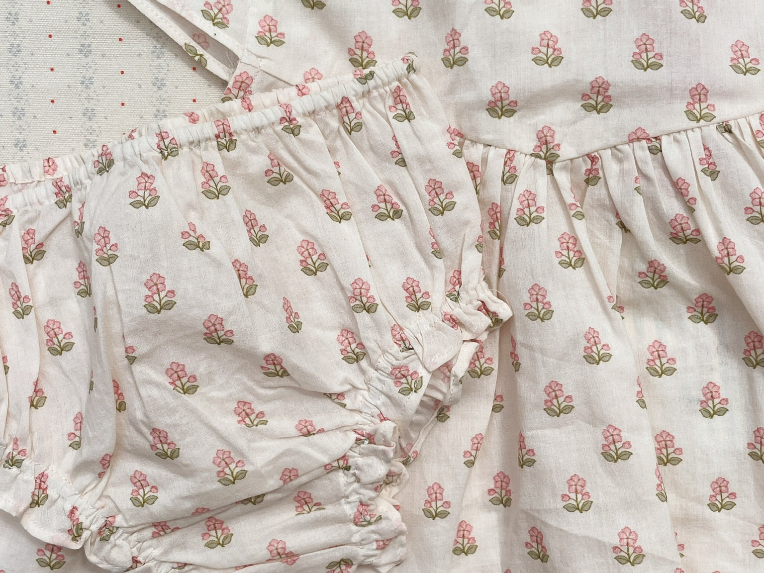 Konges Sløjd A/S WOVEN ROMPERS & JUMPSUITS carta fiori