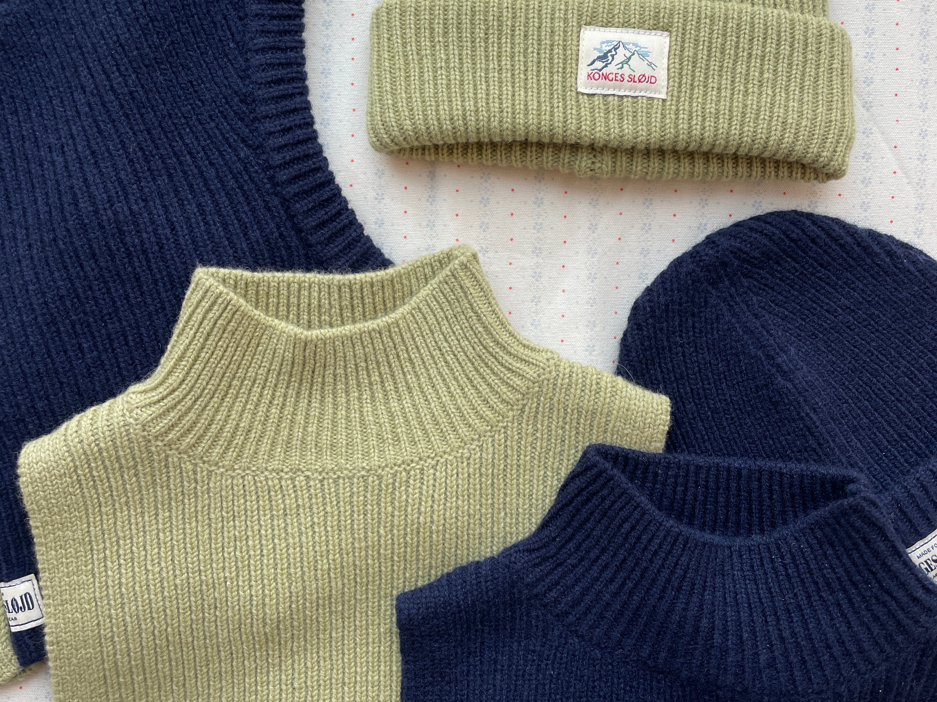 Konges Sløjd A/S HATS pale olive green