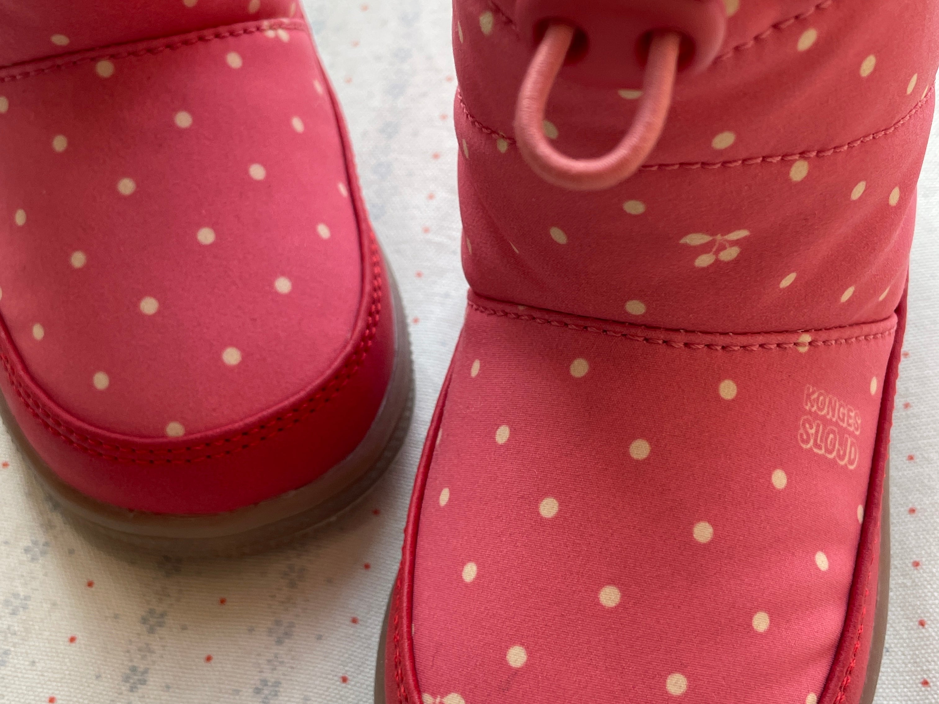 Konges Sløjd A/S BOOTS cherry berry dot