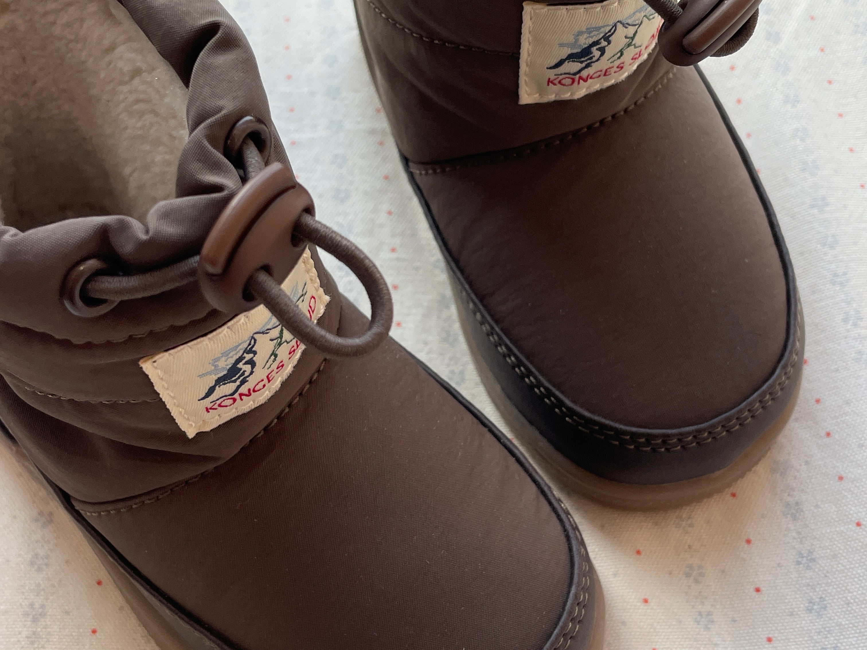 Konges Sløjd A/S BOOTS walnut