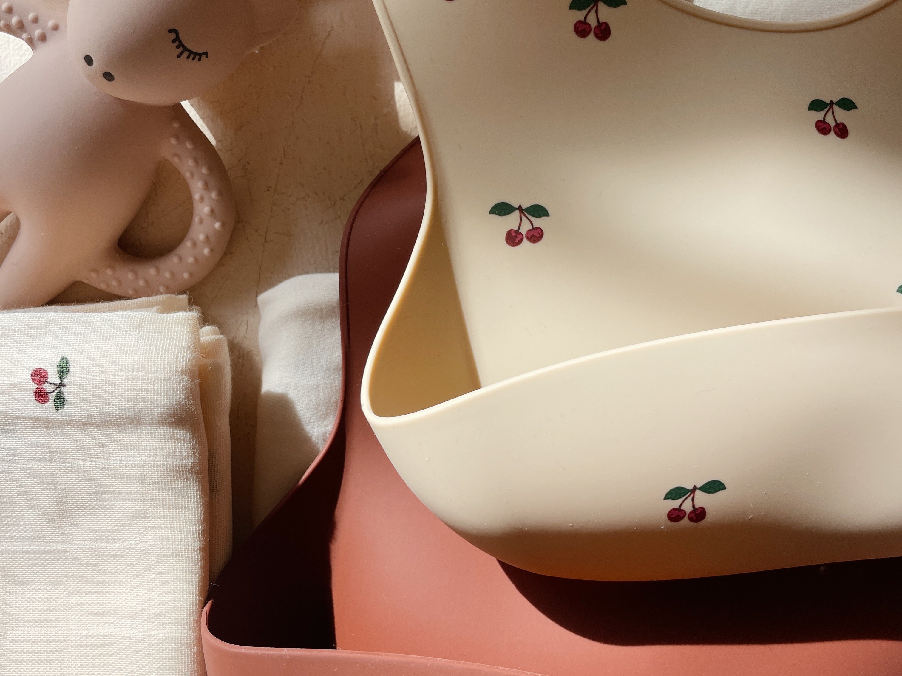Konges Sløjd A/S bavoirs cherry/mocca