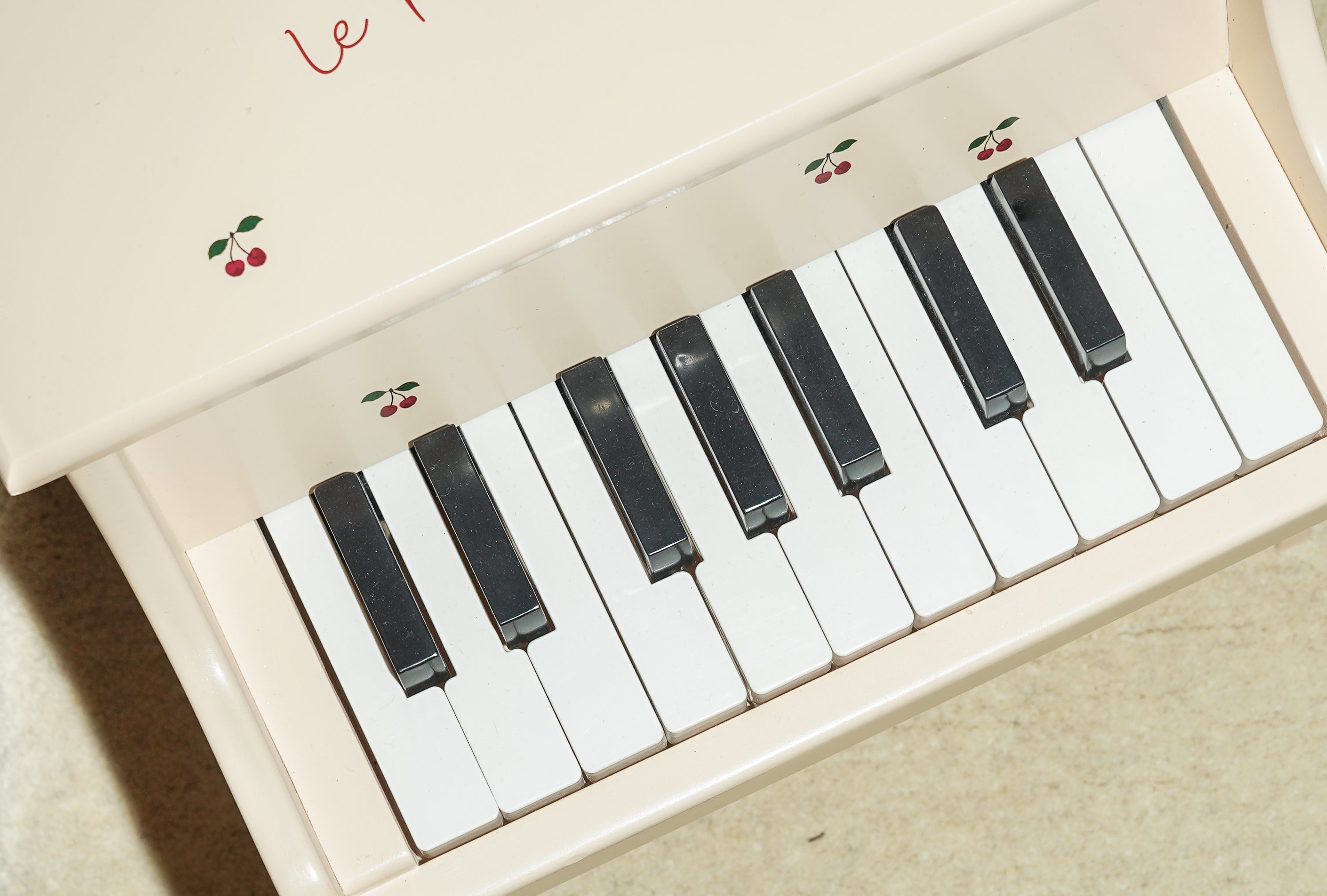 Konges Sløjd A/S Jouets musicaux cherry