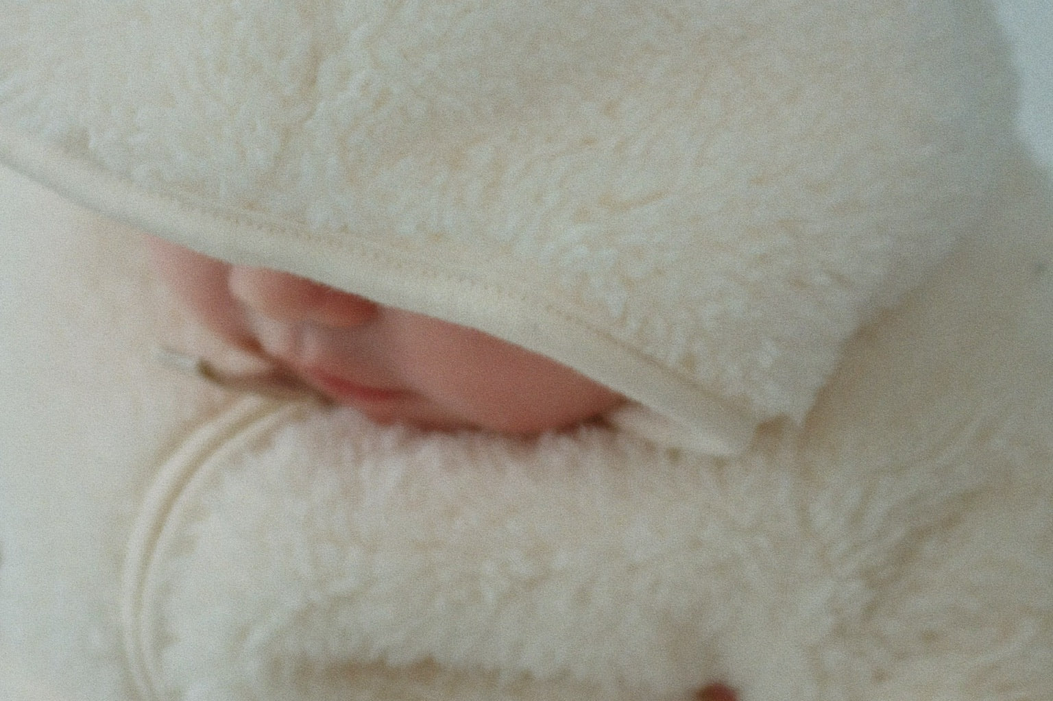 Konges Sløjd A/S Grenouillères avec capuche antique white