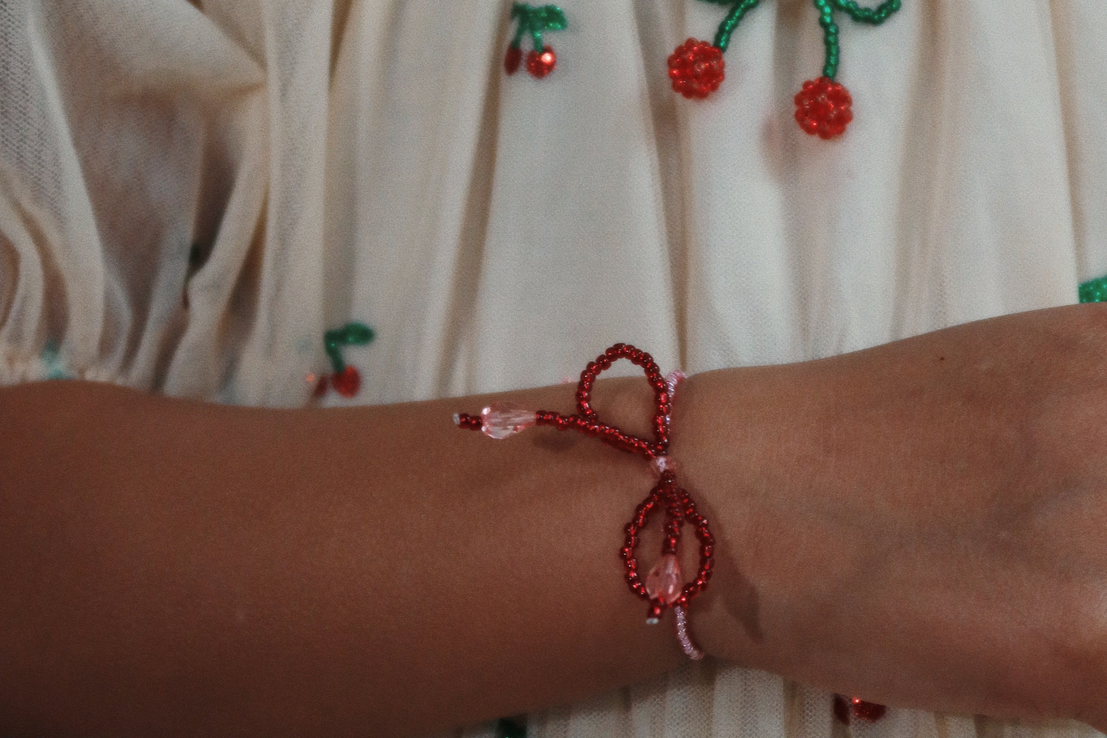 Konges Sløjd A/S Bijoux cherry