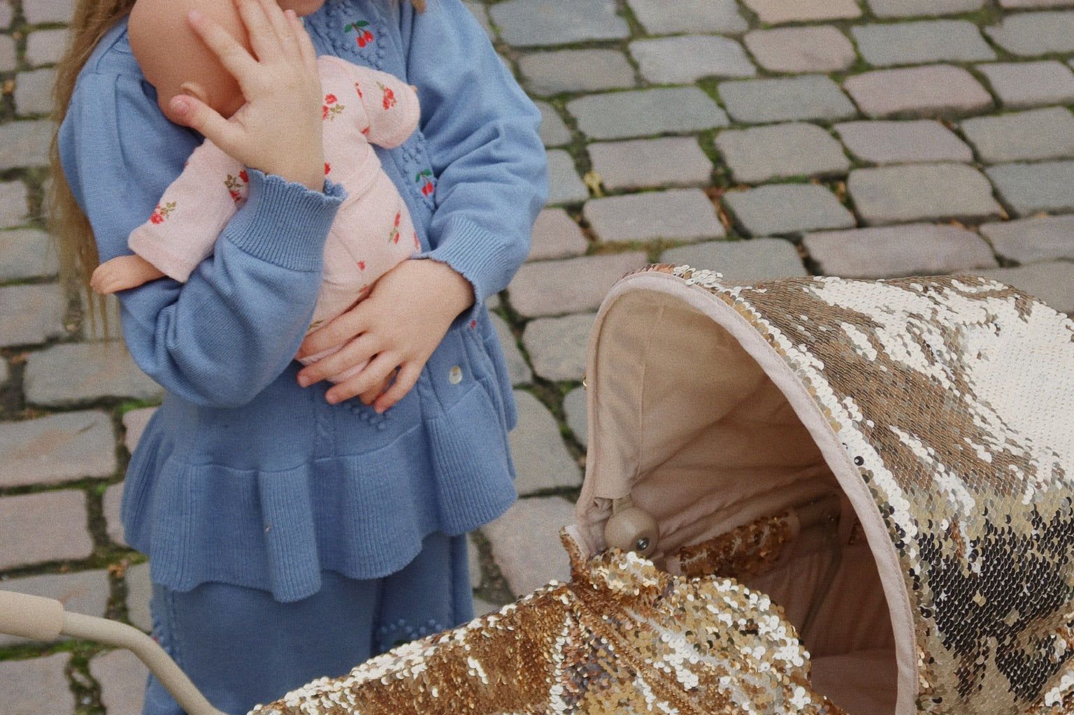 Konges Sløjd A/S DOLL ESSENTIALS cherry