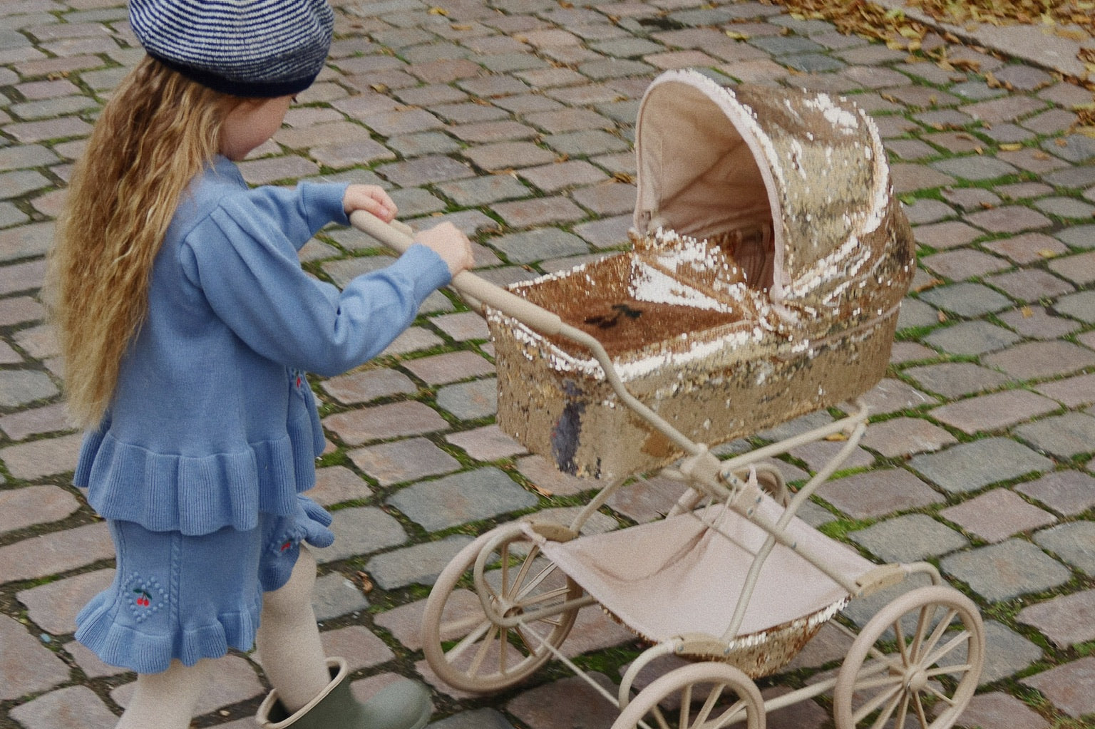 Konges Sløjd A/S jouets pour poupées cherry