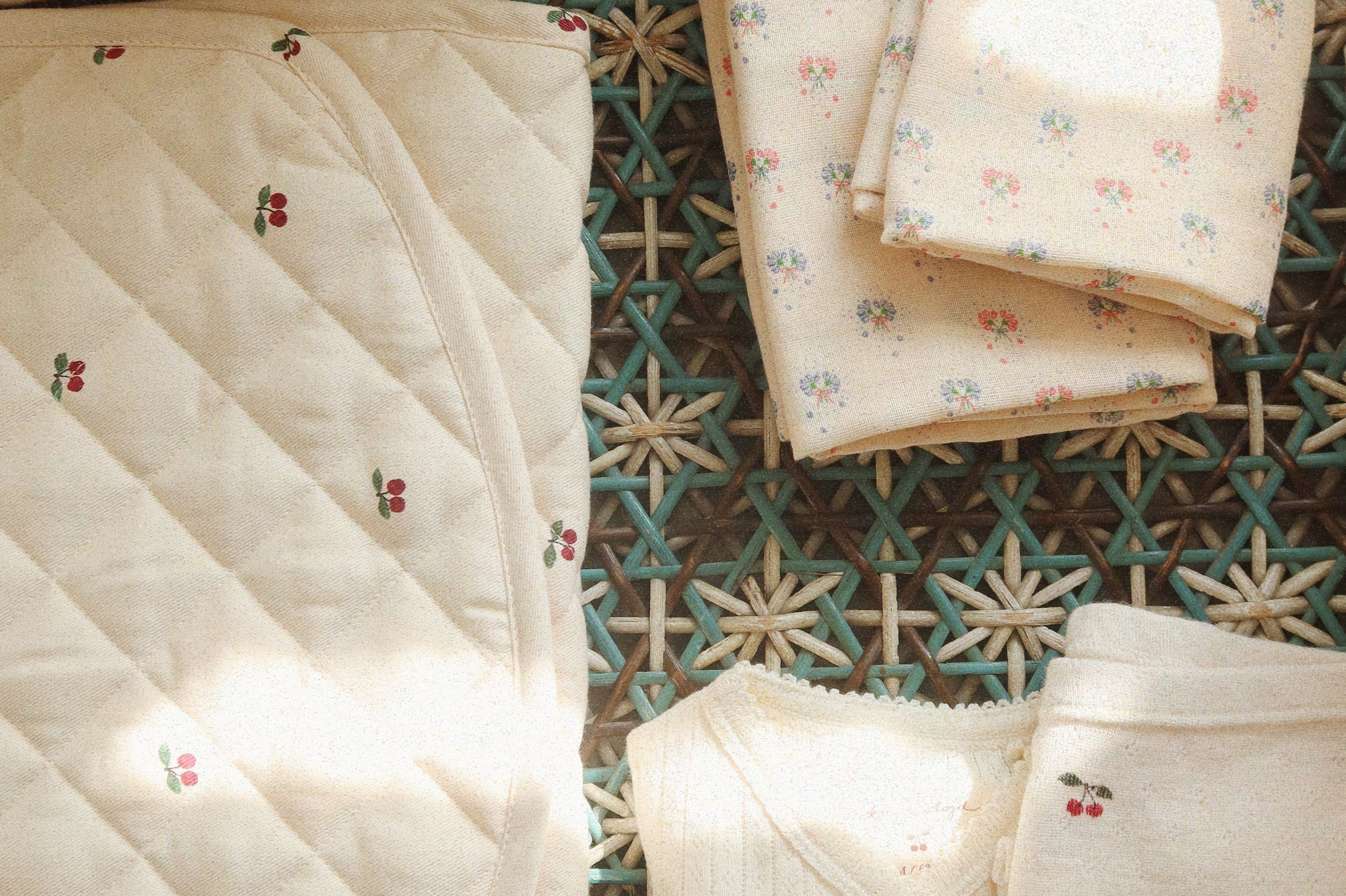 Konges Sløjd A/S trousses de toilette antique white