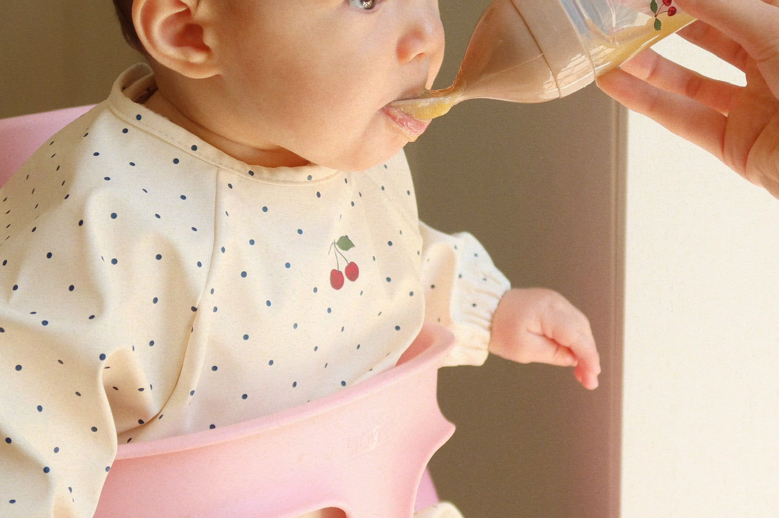 Konges Sløjd A/S bavoirs navy dot/rain washed