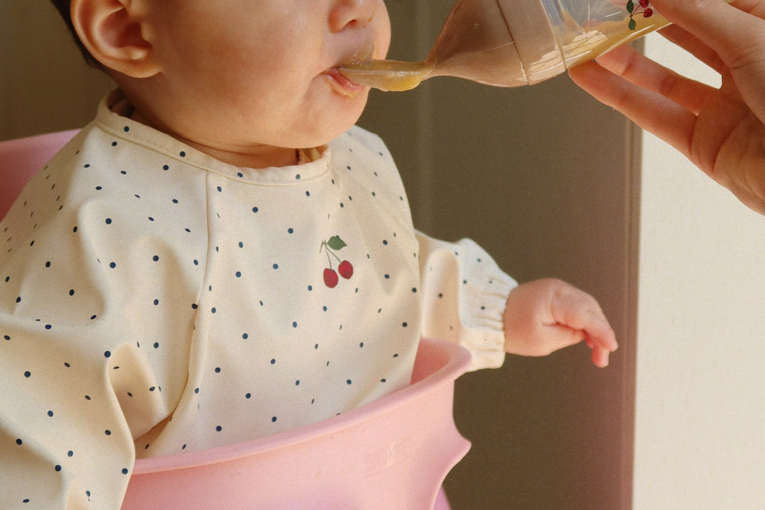 Konges Sløjd A/S bavoirs navy dot/rain washed