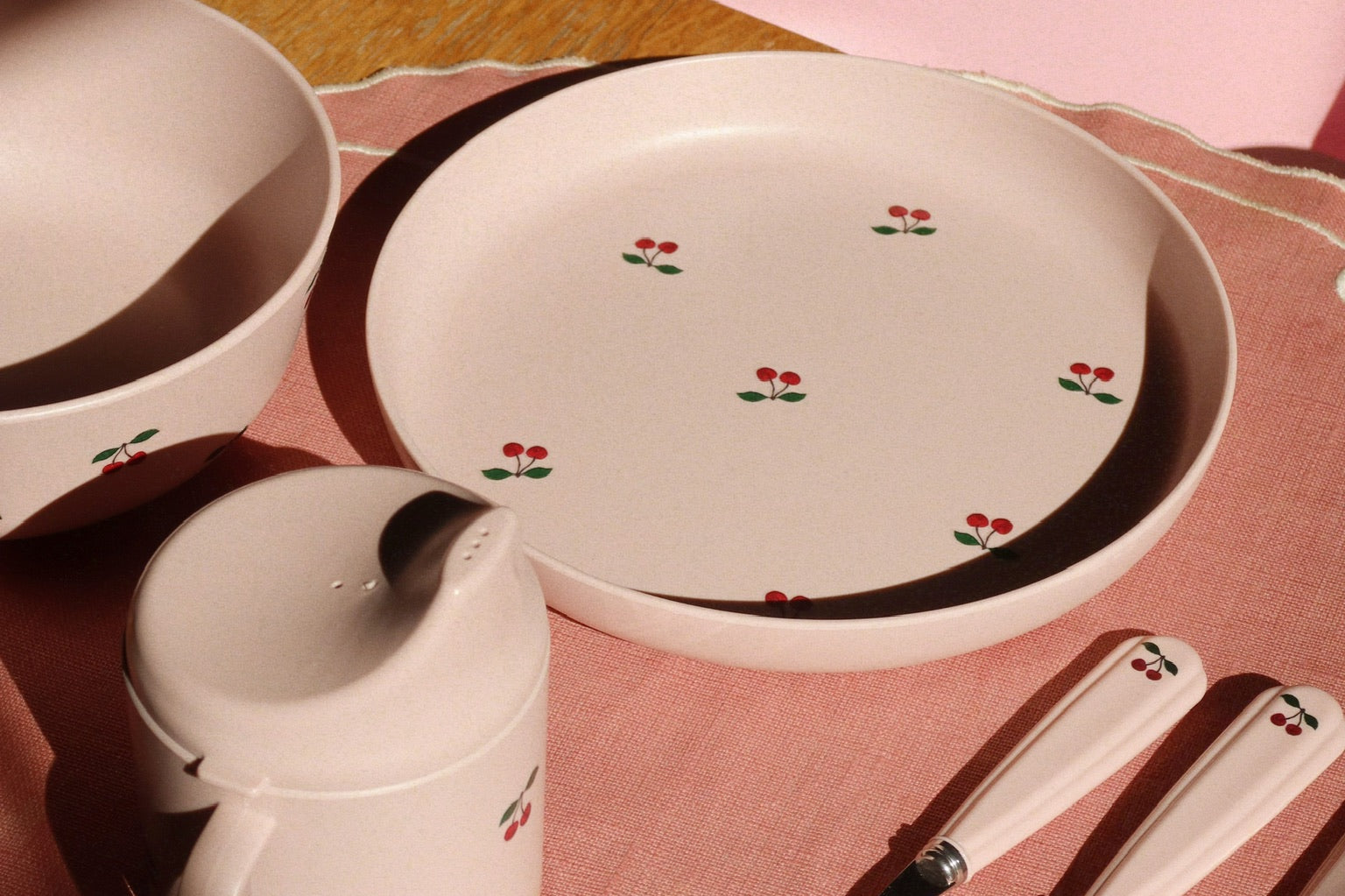 Konges Sløjd A/S TABLEWARE cherry mix