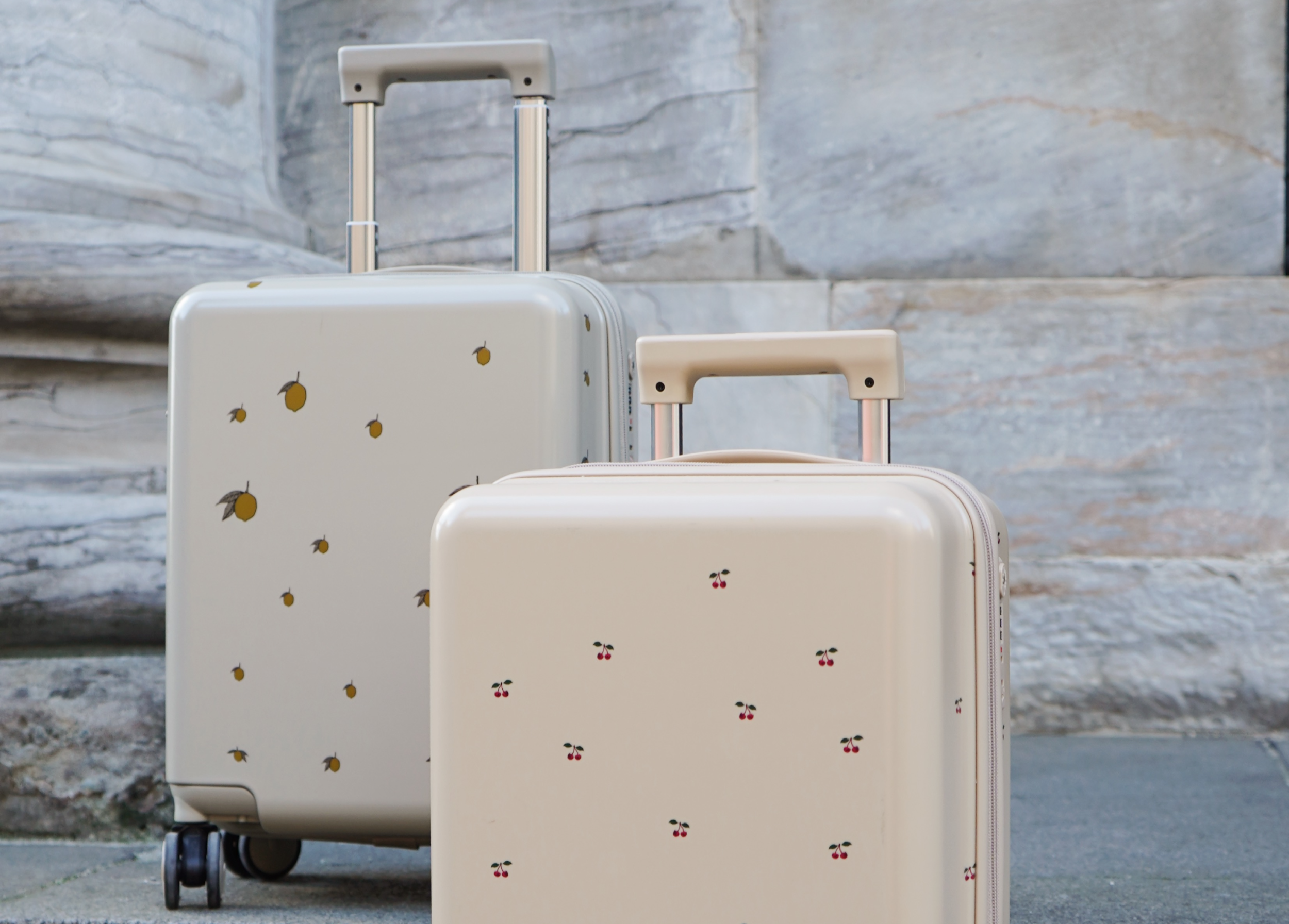 Konges Sløjd A/S TRAVEL SUITCASE lemon