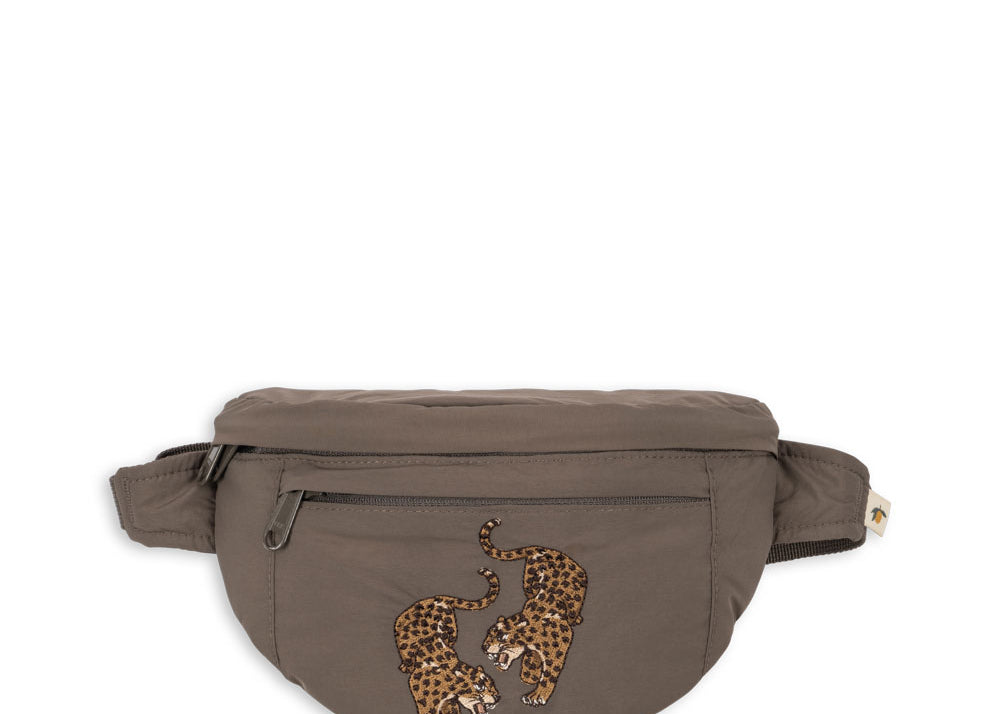 Konges Sløjd A/S Sacs et pochettes walnut