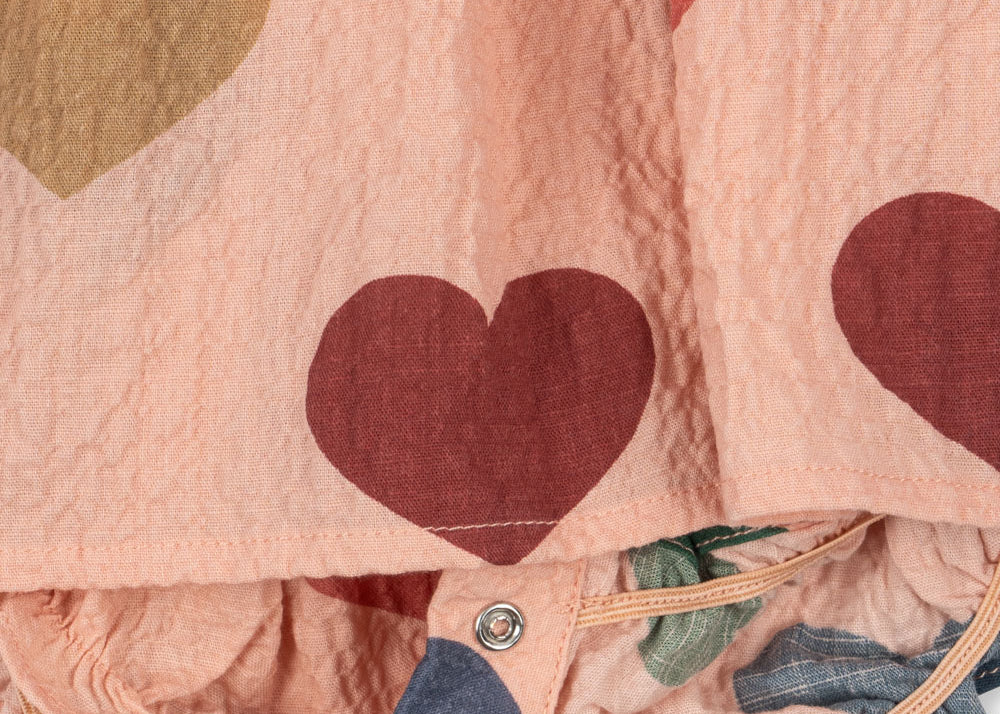 Konges Sløjd A/S Grenouillères et Jumpsuits - Tissé coeur rose coloré