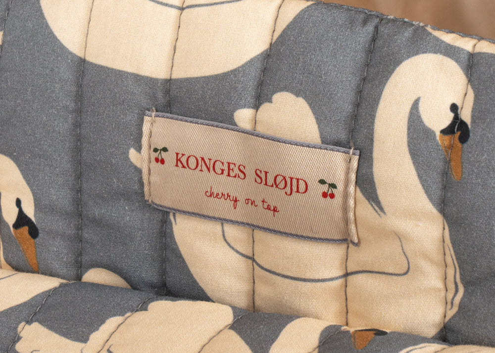 Konges Sløjd A/S DOLL ESSENTIALS swan